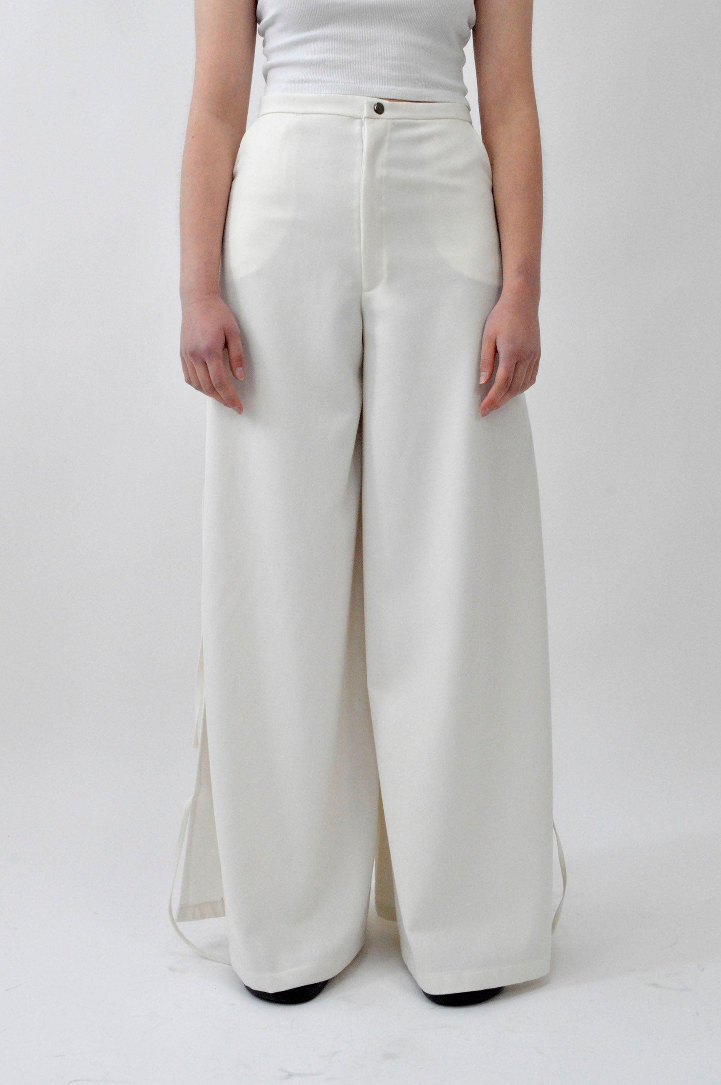 WHITE CANDELABRE PANTS